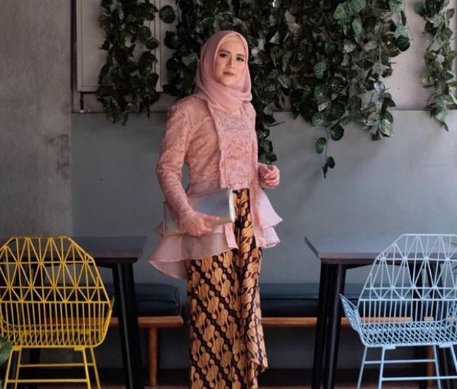 Baju Kebaya Kutubaru Kombinasi Brokat dan Organza Dusty Pink