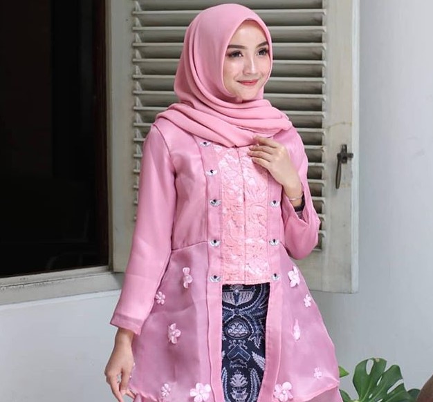 Baju Kebaya Kutubaru Kombinasi Satin dan Organza Pink