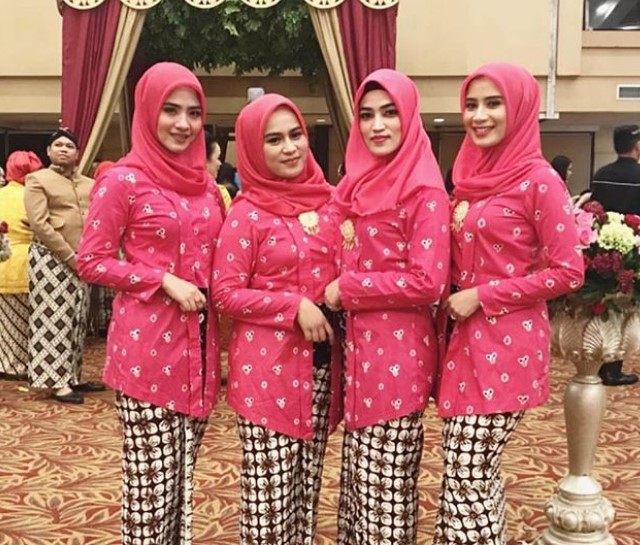 Baju Kebaya Kutubaru Motif Merah Cabe