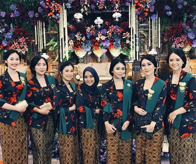 Baju Kebaya Kutubaru Motif Navy Hijau Botol