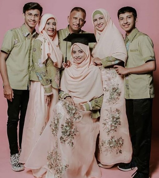Baju Kebaya Wisuda Keluarga Terbaru Dress Organza Peach