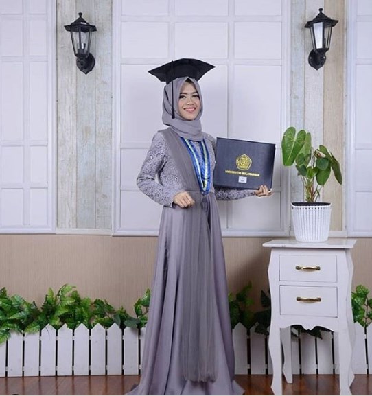 Baju Kebaya Wisuda Model Dress Simpel dan Elegan Grey