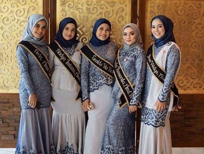 Baju Kebaya Wisuda Model Dress Simpel dan Elegan Soft Navy dan Grey