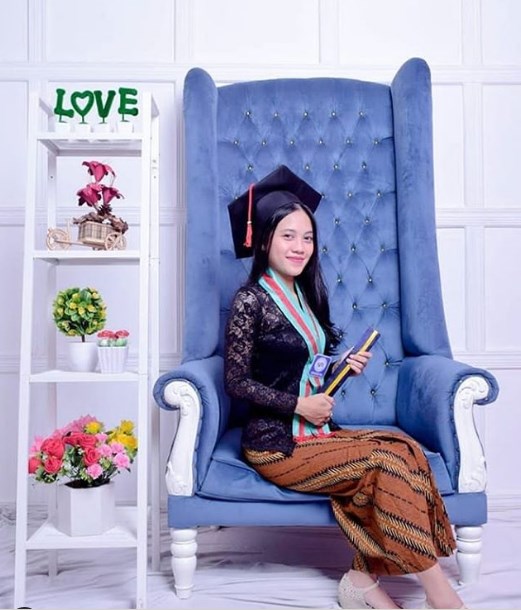 Baju Kebaya Wisuda Model Kutubaru HItam