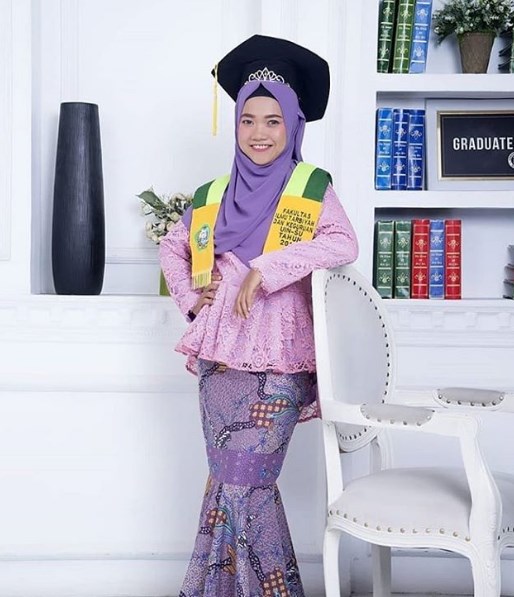 Baju Kebaya Wisuda Model Peplum Soft Purple Pink