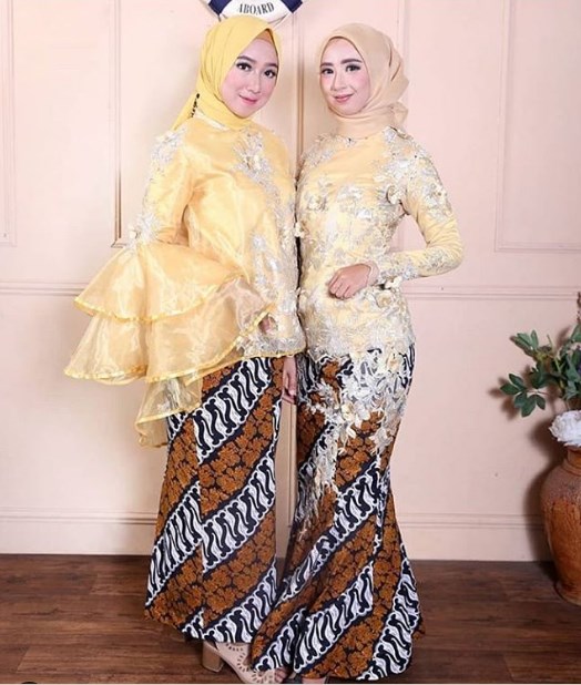 Baju Kebaya Wisuda Modern Hijab Bahan Organza Lengan Lonceng