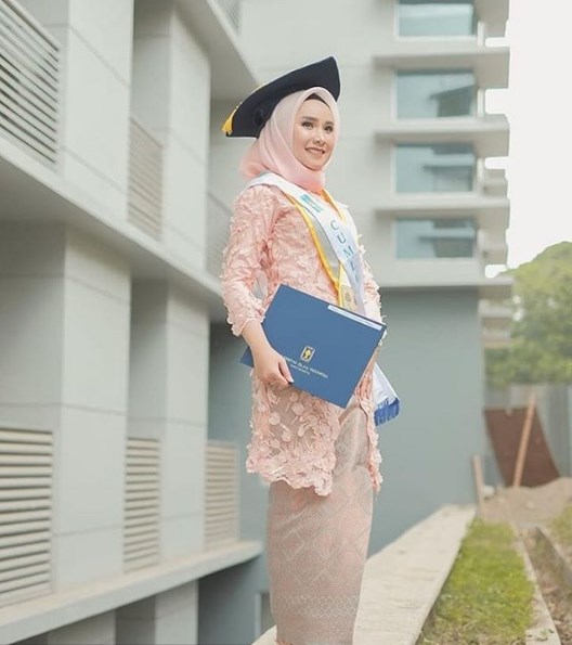 Baju Kebaya Wisuda Tunic Panjang Modern Peach