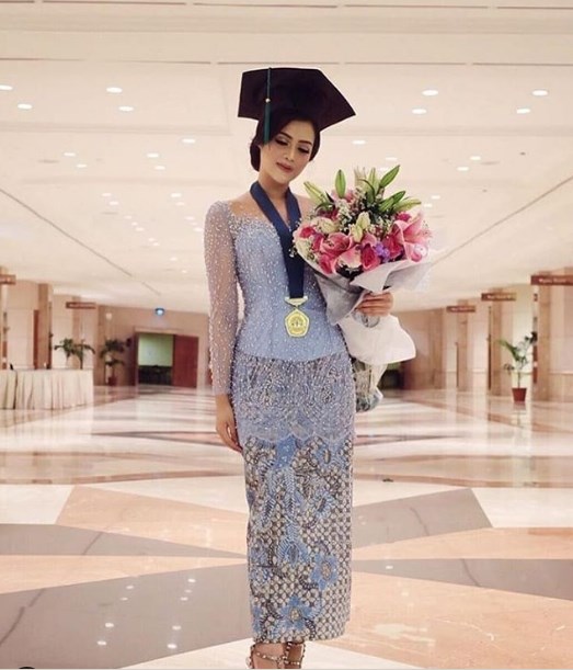 Baju Kebaya Wisuda Tunic Panjang Modern Soft Bluee