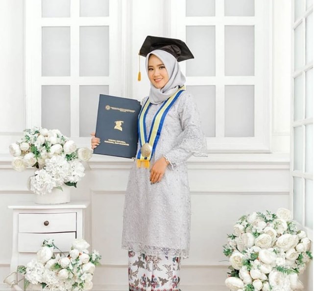 Baju Kebaya Wisuda Tunic Panjang Modern Soft Grey