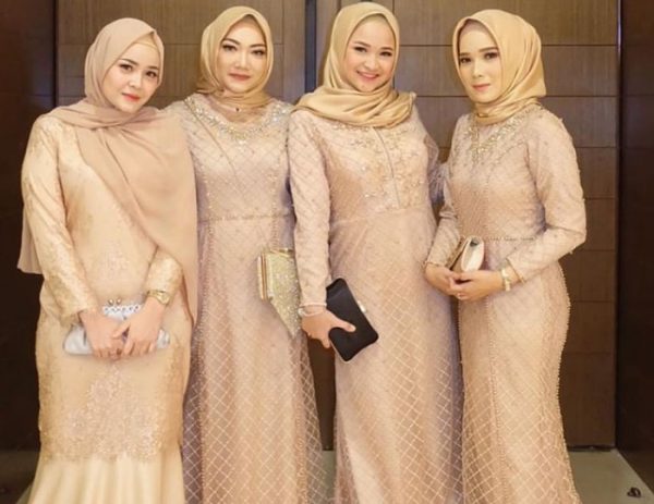 Dress Brokat Kombinasi Satin Model Duyung Soft Gols