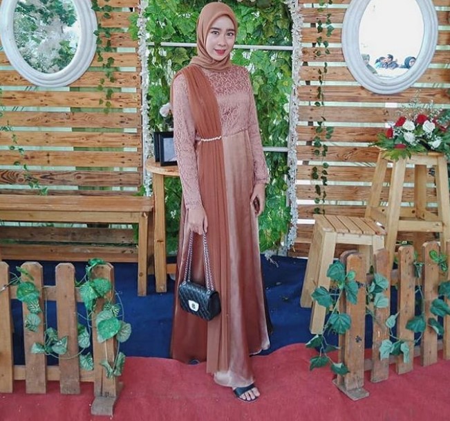 Dress Brokat Pesta Terbaru Modern Coklat Cr