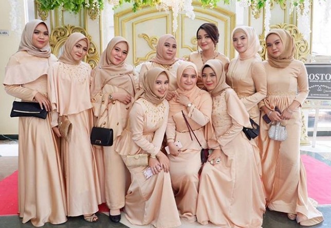 Dress Brokat Pesta Terbaru Modern Soft Yellow