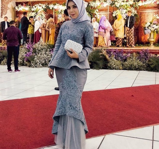Dress Brokat Pesta Terbaru Modern Tumpuk Duyung Aqua Blue