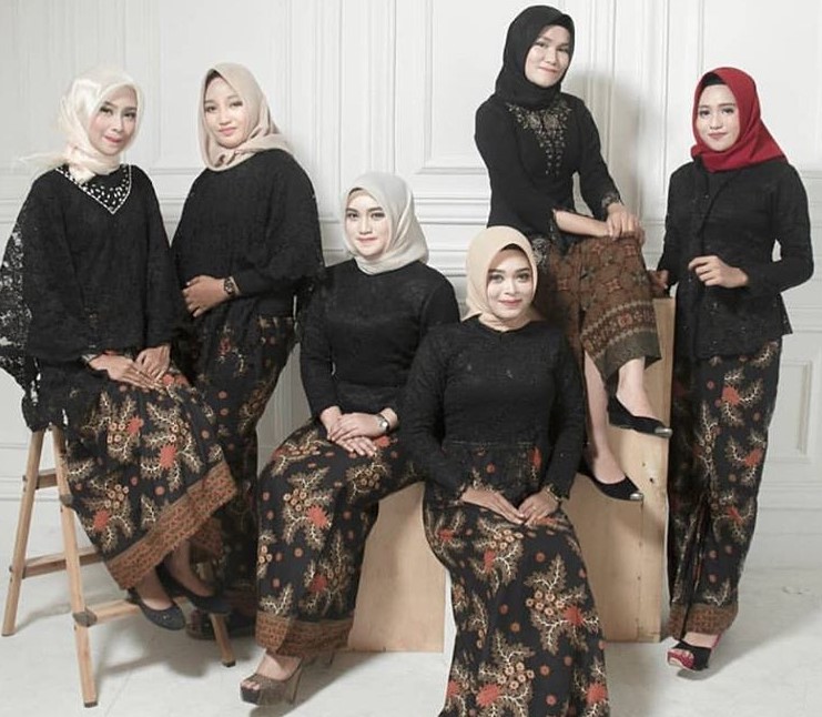 Gamis Batik Kombinasi Brokat Terbaru Hitam