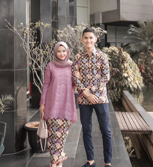 Gamis Batik Kombinasi Brokat Terbaru Ungu Lavender