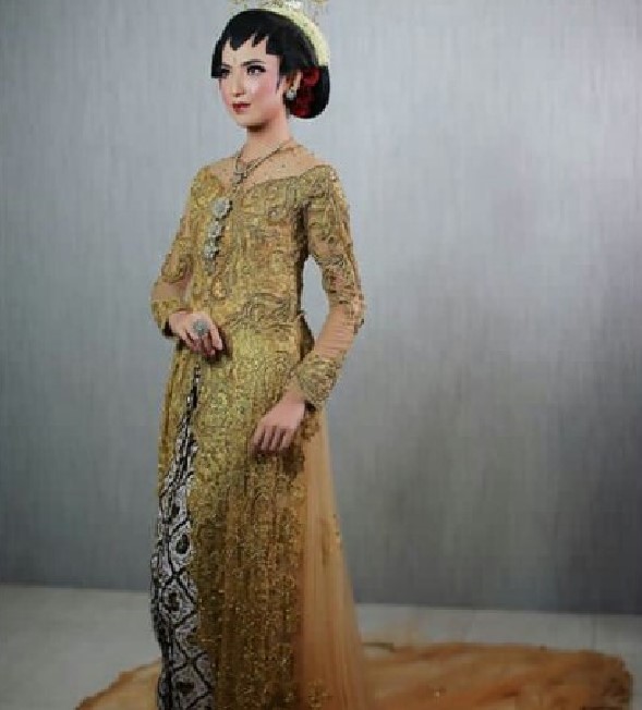 Gamis Batik Kombinasi Brokat untuk Pesta Pernikahan Kuning Emas