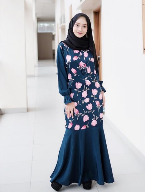 Gamis Katun Jepang Motif Bunga Kombinasi Polos Navy