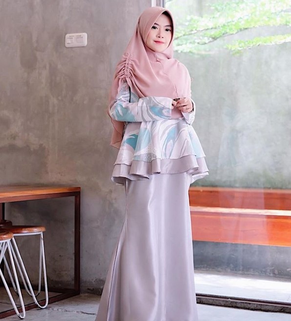 Gamis Katun Jepang Motif Bunga Kombinasi Polos Peplum Soft Lavender