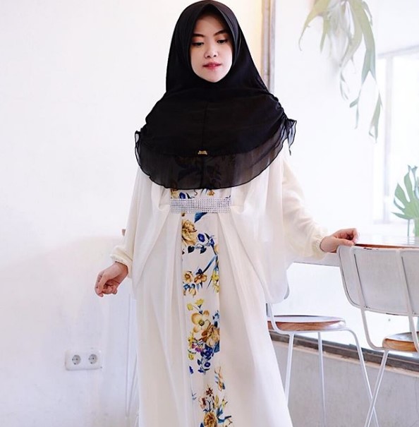 Gamis Katun Jepang Motif Bunga Kombinasi Polos Warna Putih
