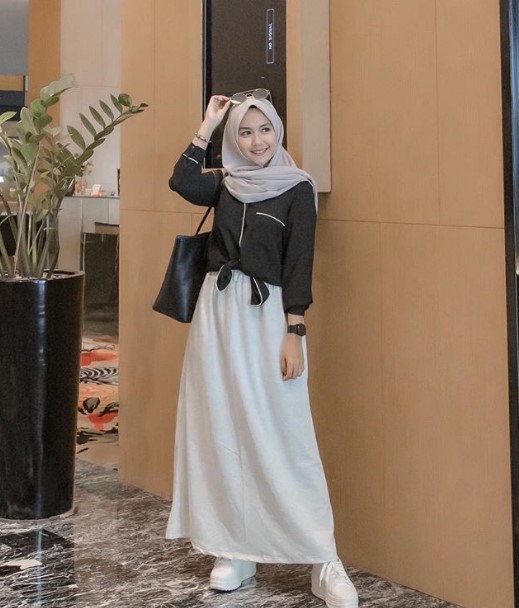 Gamis Katun Polos Kombinasi Modern Kemeja Ikat Hitam Putih