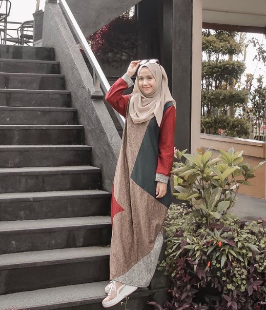 Gamis Katun Polos Kombinasi Modern Tiga Warna Cream, Abu Tua Merah Maroon