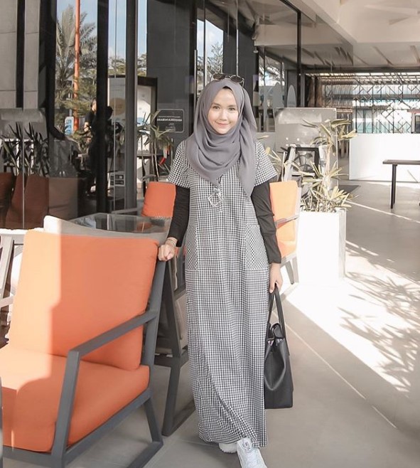 Gamis Katun Polos Terbaru dan Kekinian Kotak Kecil Abu Muda