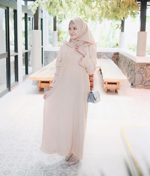 Gamis Katun Polos Terbaru dan Kekinian Simpel Nude Yellow