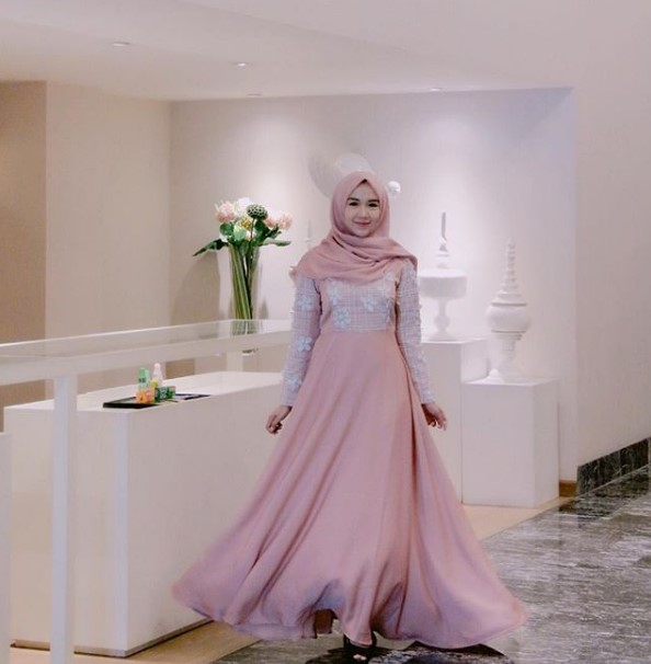 Gamis Modern untuk Anak Muda Terbaru Baby Peach