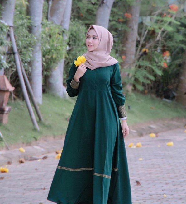 Gamis Modern untuk Anak Muda Terbaru Hijau Botol
