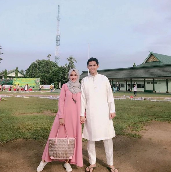 Gamis Modern untuk Anak Muda Terbaru Peach Tua