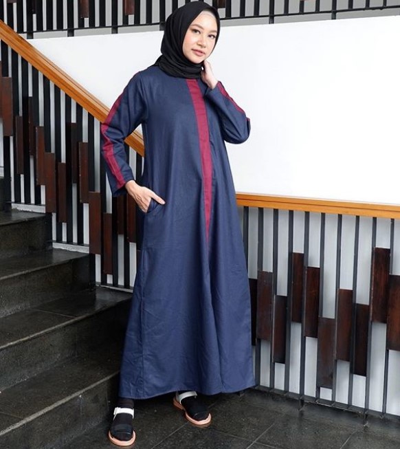 Gamis Muslimah Terbaru Untuk Remaja Modern Katun Polos Navy