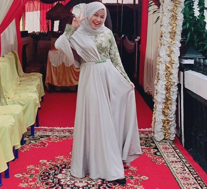Gamis Pesta Brokat Mewah Modern Selendang Putih