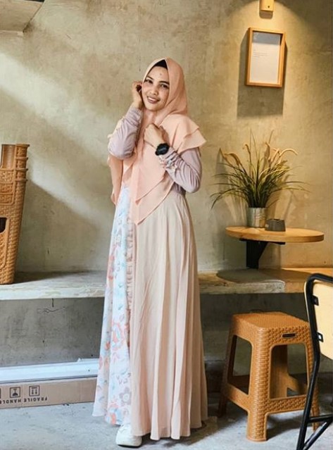 Grosir Gamis Syar’i Tanah Abang Terbaru Motif Kombinasi Polos Nude Cream