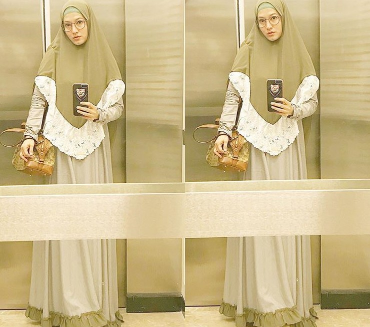Inspirasi Baju Gamis Syar’i Lyra Virna Simple Rok Rempe Soft Grey and Green