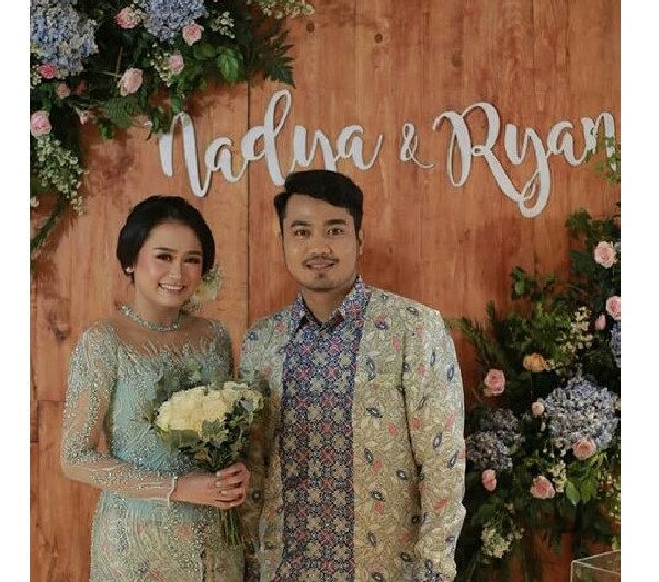 Kebaya Couple Brokat Payet Transparan Tosca