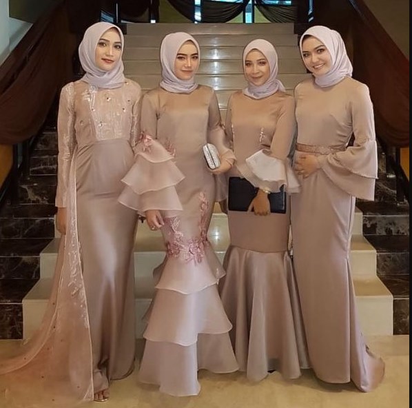 Kebaya Wisuda Model Lengan Lonceng Dress Rok Duyung