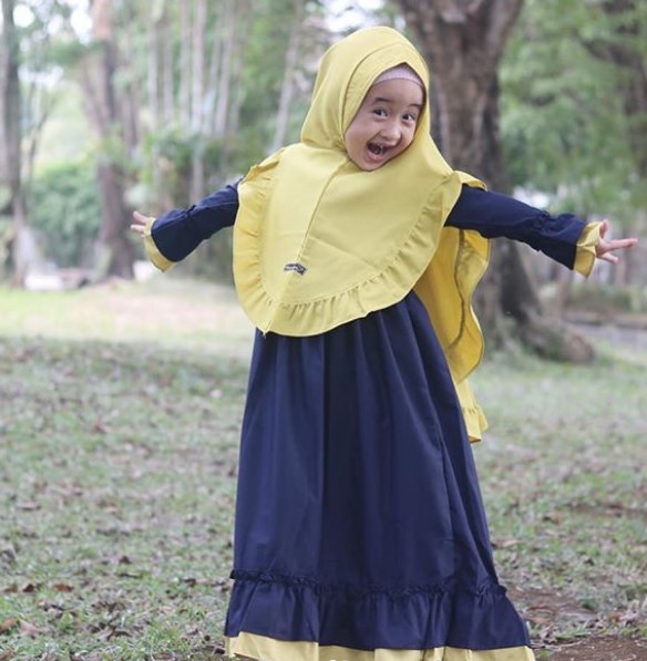 Model Baju Gamis Anak Katun Jepang Terbaru Simple Rok Renda Navy Kuning