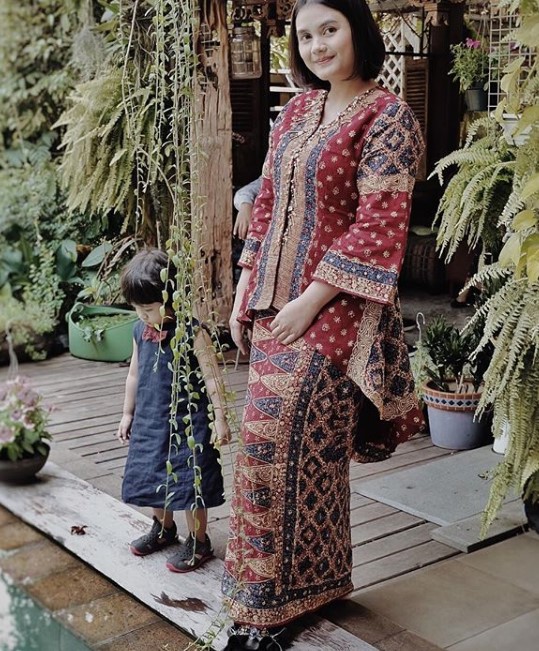 Model Baju Gamis Batik Kombinasi Blazer Terbaru Etnik Merah Coklat