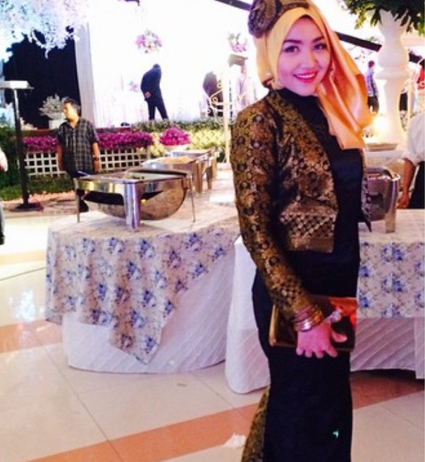 Model Baju Gamis Batik Kombinasi Blazer Terbaru Hitam