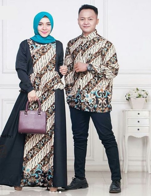 Model Baju Gamis Batik Kombinasi Kain Polos Terbaru Peplum HitamModel Baju Gamis Batik Kombinasi Kain Polos Terbaru Peplum Hitam