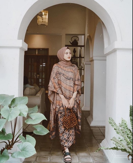 Model Baju Gamis Blazer Batik Modern Coklat Cream