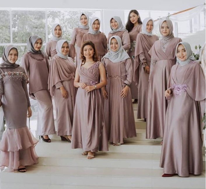 Model Baju Gamis Brokat Kombinasi Satin Dusty Purple