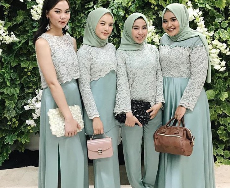 Model Baju Gamis Brokat Kombinasi Satin Soft Tosca