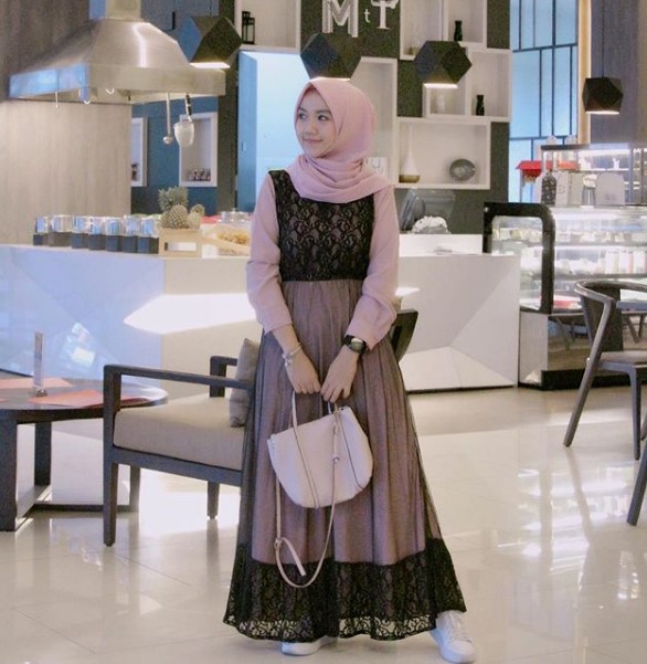 Model Baju Gamis Brokat Terbaru Dusty Pink