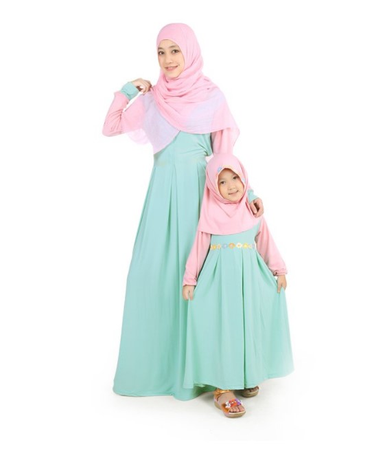 Model Baju Gamis Couple Ibu dan Anak Terbaru Renda Bunga Pinggang Soft Tosca PinkModel Baju Gamis Couple Ibu dan Anak Terbaru Renda Bunga Pinggang Soft Tosca Pink