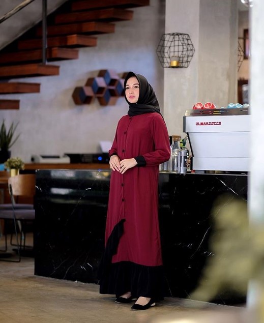 Model Baju Gamis Katun Jepang Murah Meriah Kancing Depan Merah Hitam