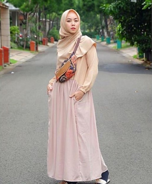 Model Baju Gamis Katun Jepang Polos Murah Terbaru Aksen Kantong Nude Cream
