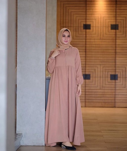 Model Baju Gamis Katun Jepang Polos Murah Terbaru Kancing Depan Cream