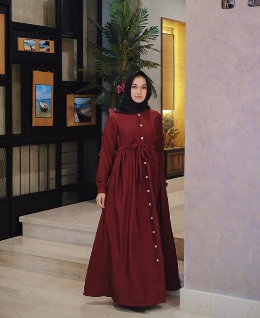 Model Baju Gamis Katun Jepang Polos Murah Terbaru Kancing Tali Pinggang Maroon