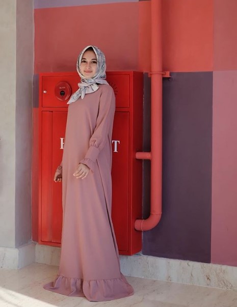 Model Baju Gamis Katun Jepang Polos Murah Terbaru Rok dan Lengan Rempel Dark Cream